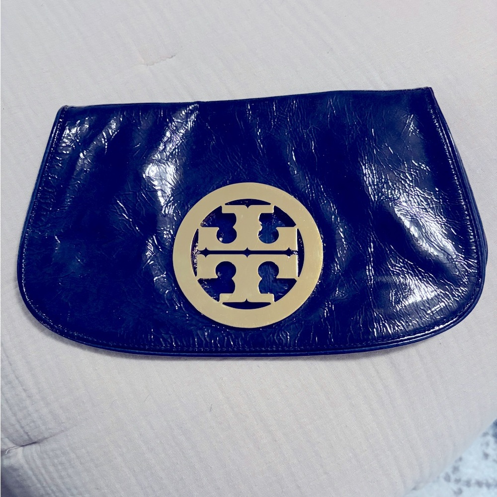 Tory Burch patent Reva Clutch Navy Blue